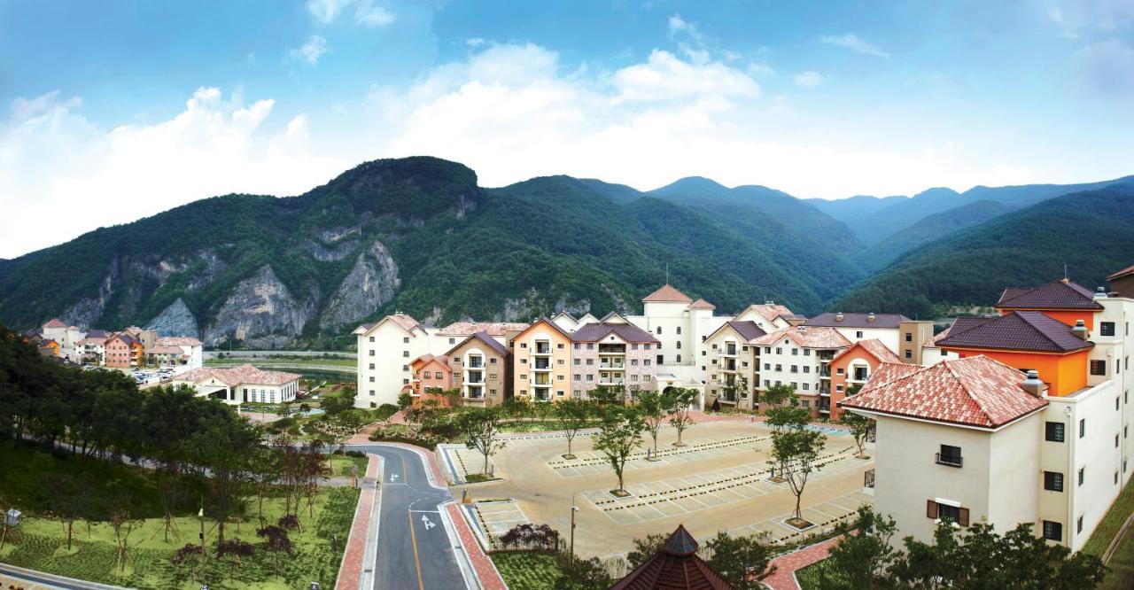 Tops10 Resort Donggang Cistar Jongvol Kültér fotó