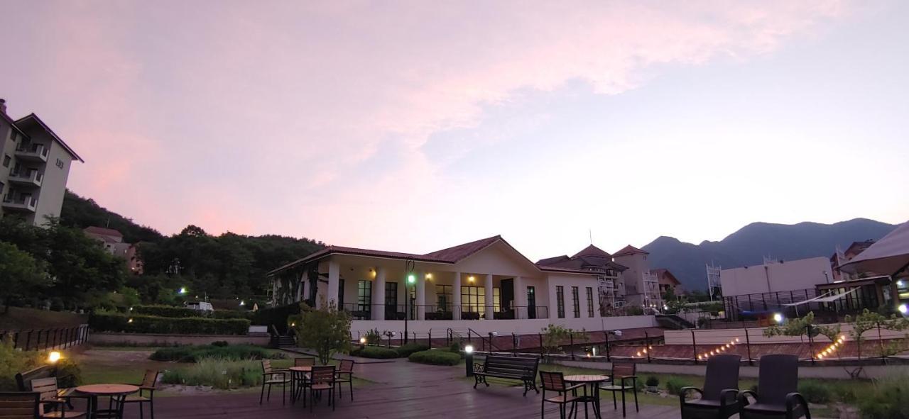 Tops10 Resort Donggang Cistar Jongvol Kültér fotó